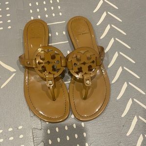 Tory Burch 8.5 tan Miller Sandals